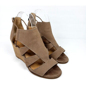 Lucky Brand Joellen Womens Sz 7.5 Desert Taupe Leather 3" Wedhe Heel Sandal Shoe